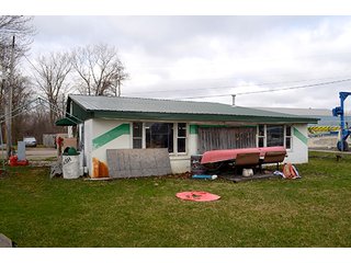 Property photo 6 - REAL ESTATE & PERSONAL PROPERTY AUCTION, 6 Lake Wawasee Properties